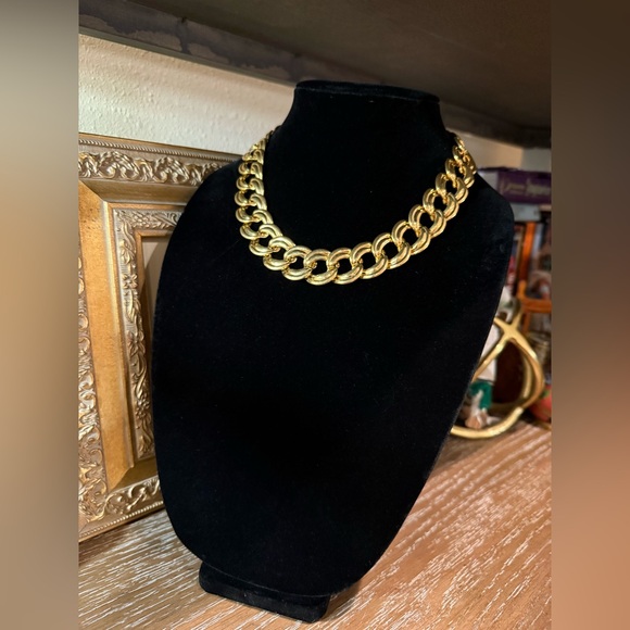 Napier Gold Tone Large Link Chocker Necklace EUC - Picture 9 of 9